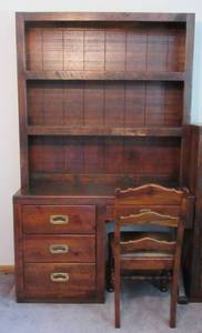 lot 385 image: Desk and chair from