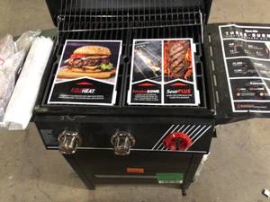 Dyna-Glo 3-Burner Propane Gas Grill in Matte Black with Tri Vantage Multi-Functional Cooking System missing some  Parts Customer Returns See Pictures