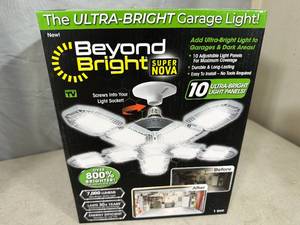 lot 15 image: New Beyond Bright Super Nova Light Bulb