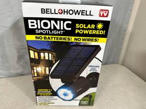 lot 44 image: New Bionic Solar Powered Spotlight