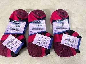 lot 110 image: 9 New Pairs Dr. Scholls Tri-Zone Comfort Socks