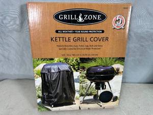 lot 112 image: New Kettle Grill Cover