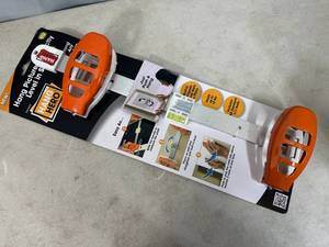 lot 172 image: New Hang Hero Picture Hanging Tool