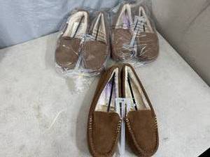 lot 179 image: 3 New Pairs of Leather Moccasin Slippers