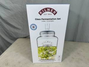lot 204 image: New Kilner Glass Fermentation Set