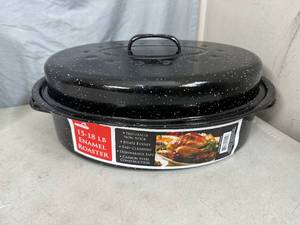 lot 226 image: New 15-18 lb Enamel Roaster Pan with Lid