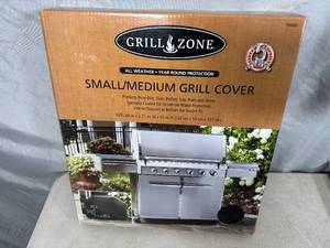 lot 243 image: New SmallMedium Grill Cover