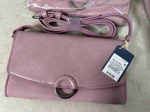 lot 257 image: 6 New Cross Body Purses