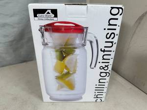 lot 267 image: New 64 Oz Glass Pitcher with Infuser and Ice Chamber