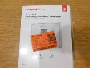lot 22 image: Honeywell Home Horizontal Non-Programmable Thermostat
