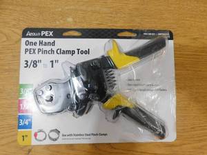 lot 32 image: Apollo 38 in. to 1 in. 1-Hand PEX-B Pinch Clamp Tool