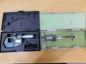 lot 59 image: (2) Mitutoyo Measurement Tools - Precision Tools
