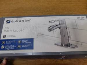 lot 193 image: New - Glacier Bay Kiso Single Hole Single-Handle Low-Arc Bathroom Faucet in Chrome