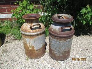lot 85 image: 2 milk cans 1 with cover 1 without ...