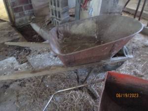 lot 86 image: sweeper, 2 wheelbarrows...