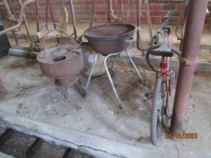 lot 91 image: bike, plant stand,grill,antique chi...