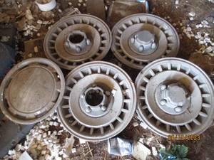 lot 97 image: lot of5 hub caps...