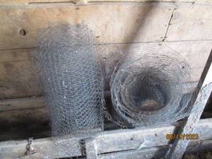 lot 98 image: 2 rolls of chicken wire...