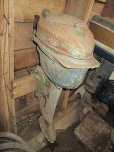 lot 163 image: Boat motor brand unknowns...