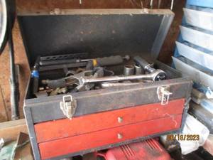 lot 1 image: Tool box full of misc. tools...