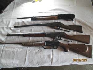 lot 3 image: lot 4 bb guns 1 missing stock, 2 Da...