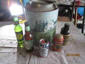 lot 29 image: Beer bottles, beer cans and popcorn...