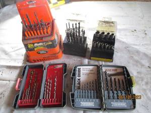 lot 30 image: Multiple cases of drill bits and 1 ...