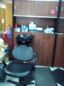 lot 14 image: Salon or barbershop washing station