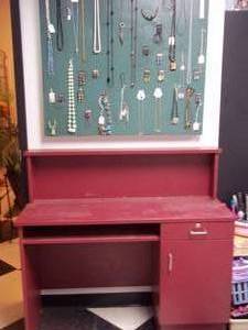 lot 19 image: 37 canvas jewelry display,