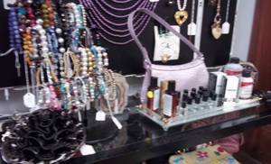 lot 39 image: Countertop content to include all pictured
