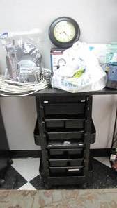 lot 50 image: Rolling Salon multi-compartment organizer