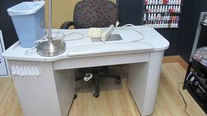 lot 81 image: Salon nail-artist style rolling work station