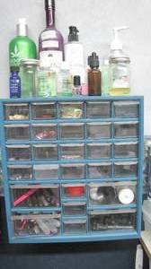 lot 87 image: Parts organizer and all content