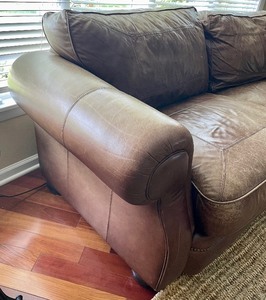 lot 5 image: Brown Leather Sofa by Bernhardt