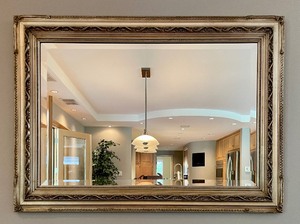 lot 50 image: Beautiful Gilded Decorative Wall Mirror