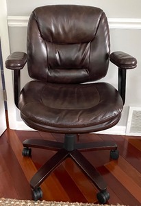 lot 66 image: Nice Office Chair