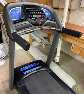lot 116 image: Horizon Fitness Treadmill