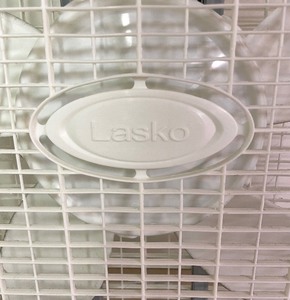 lot 117 image: Lasko Box Fan