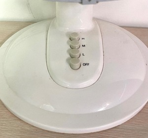 lot 122 image: Oscillating Fan