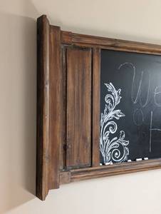 lot 24 image: Decorative Wood Chalkboard Wall Hanging