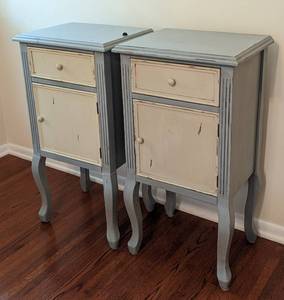 lot 34 image: Pair of Cream and Blue Painted Side Tables