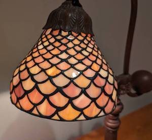 lot 29A image: Gorgeous Fish Scale Style Stained Glass Table Lamp