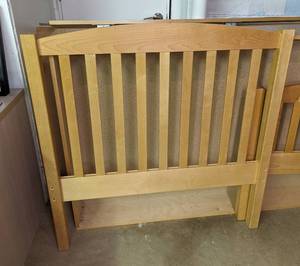 lot 148 image: Blonde Wood Twin Trundle Bed Frame