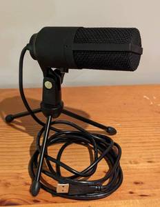 lot 154 image: FIFINE USB Microphone