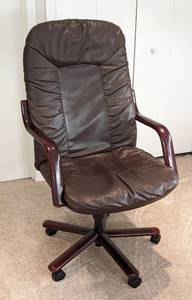 lot 92 image: Brown Leather Office Chair