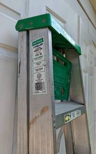 lot 128 image: Keller 6ft Aluminum Ladder
