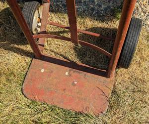 lot 131 image: Milwaukee 300lb Rolling Cart