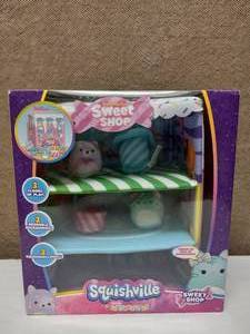 lot 2 image: NEW SQUISHMALLOWS SQUISHVILLE SWEET SHOP PLAYSET