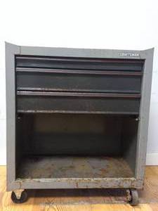 lot 10 image: CRAFTSMAN 3 DRAWER ROLLING TOOLBOX