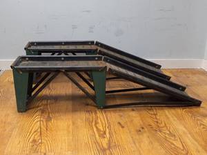 lot 11 image: METAL CAR RAMP